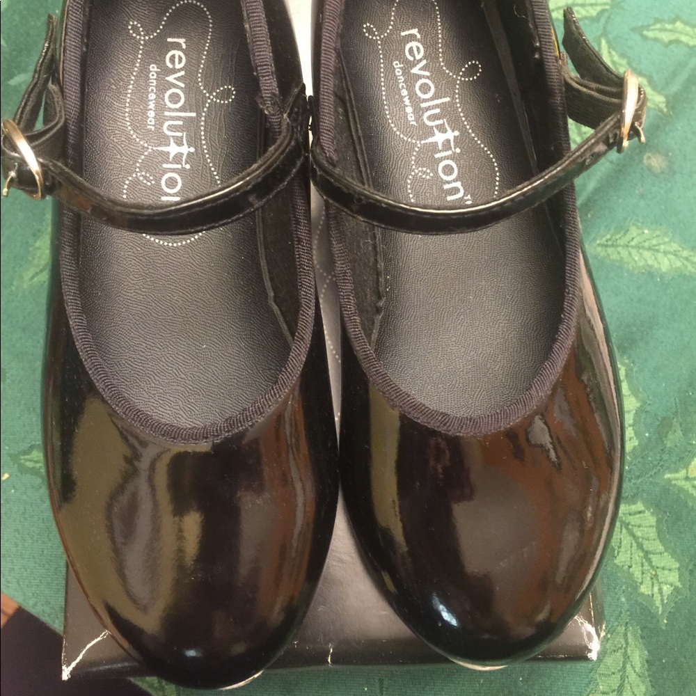 Girl’s tap shoes